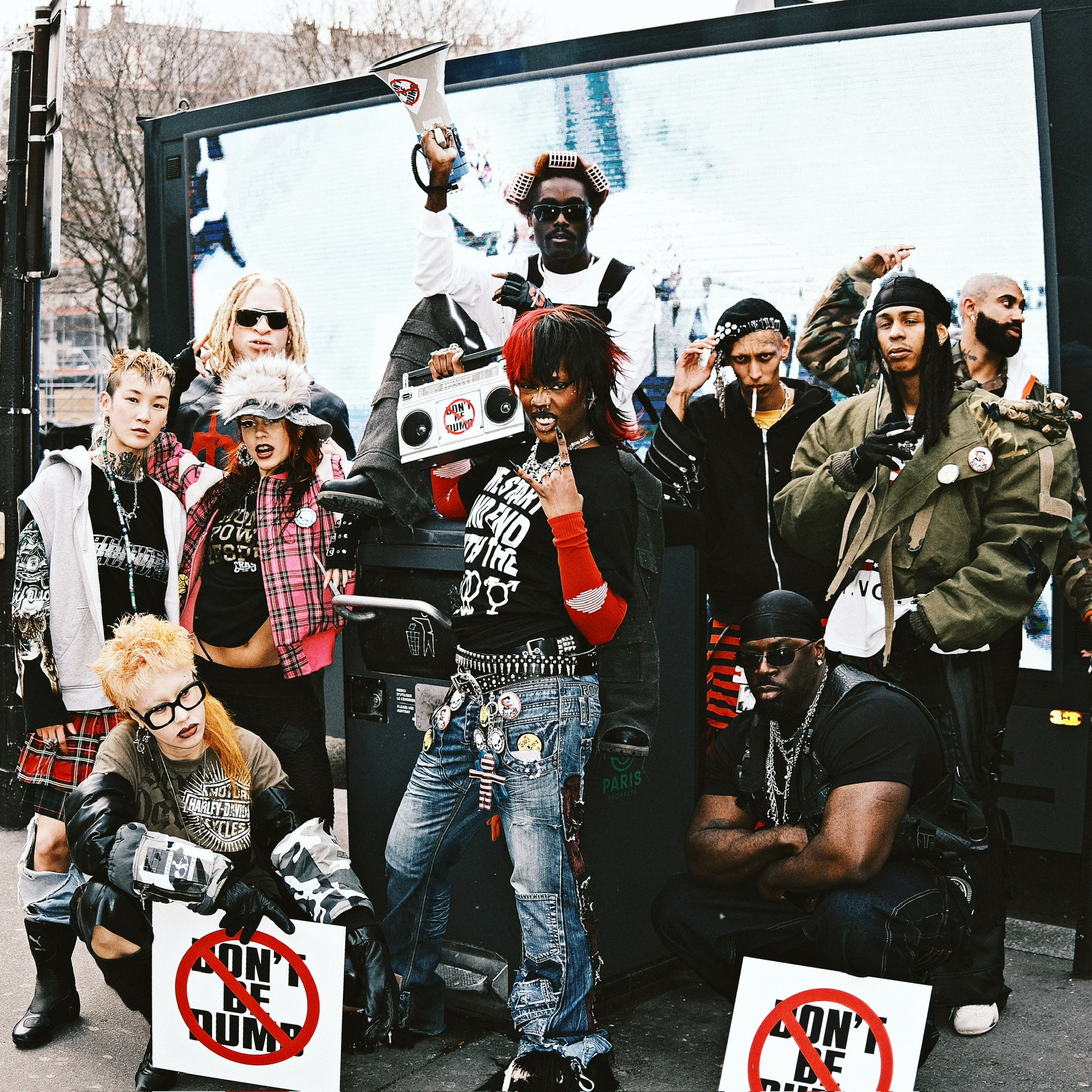 Don't Be Dumb — full cast on set
